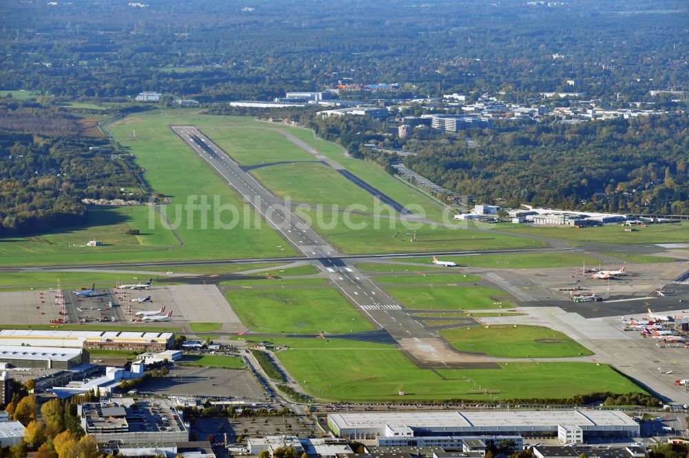 Hamburg aus der Vogelperspektive: Gelände des Flughafen Hamburg im Ortsteil Fuhlsbüttel in Hamburg, Deutschland