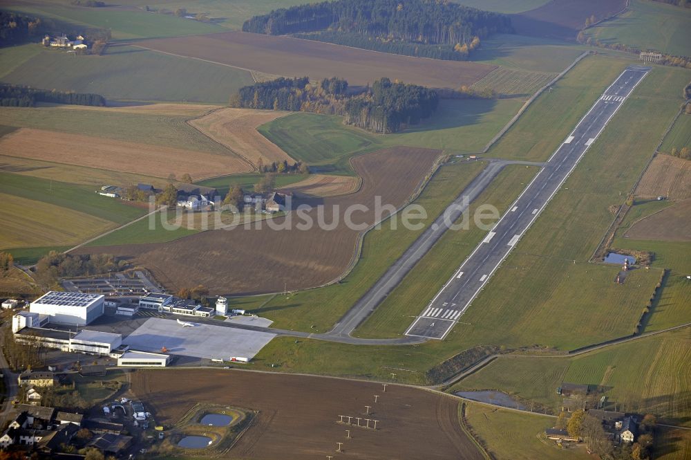 Hof von oben - Gelände des Flughafen in Hof im Bundesland Bayern, Deutschland