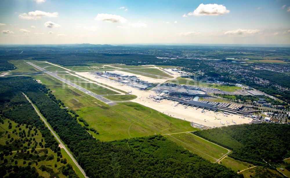 Köln von oben - Gelände des Flughafen Köln Bonn Airport im Ortsteil Grengel in Köln im Bundesland Nordrhein-Westfalen, Deutschland