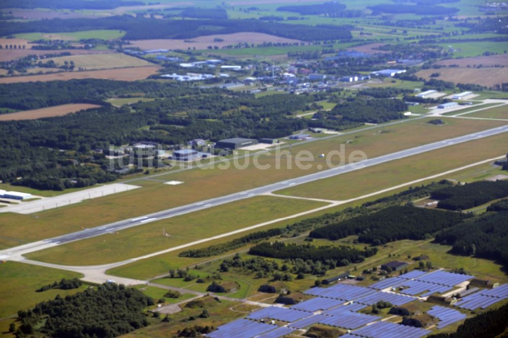 Luftbild Laage - Gelände des Flughafen in Laage im Bundesland Mecklenburg-Vorpommern