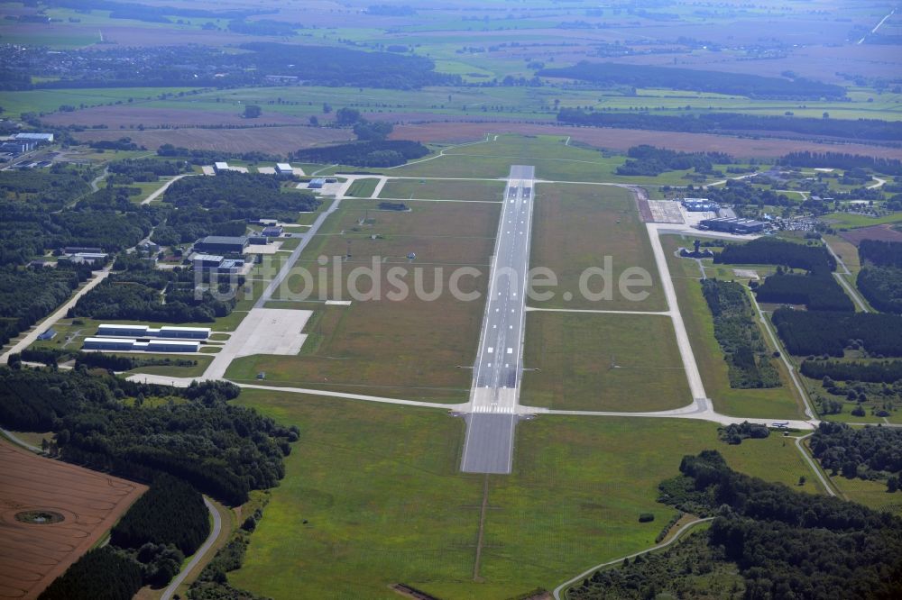 Luftbild Laage - Gelände des Flughafen in Laage im Bundesland Mecklenburg-Vorpommern