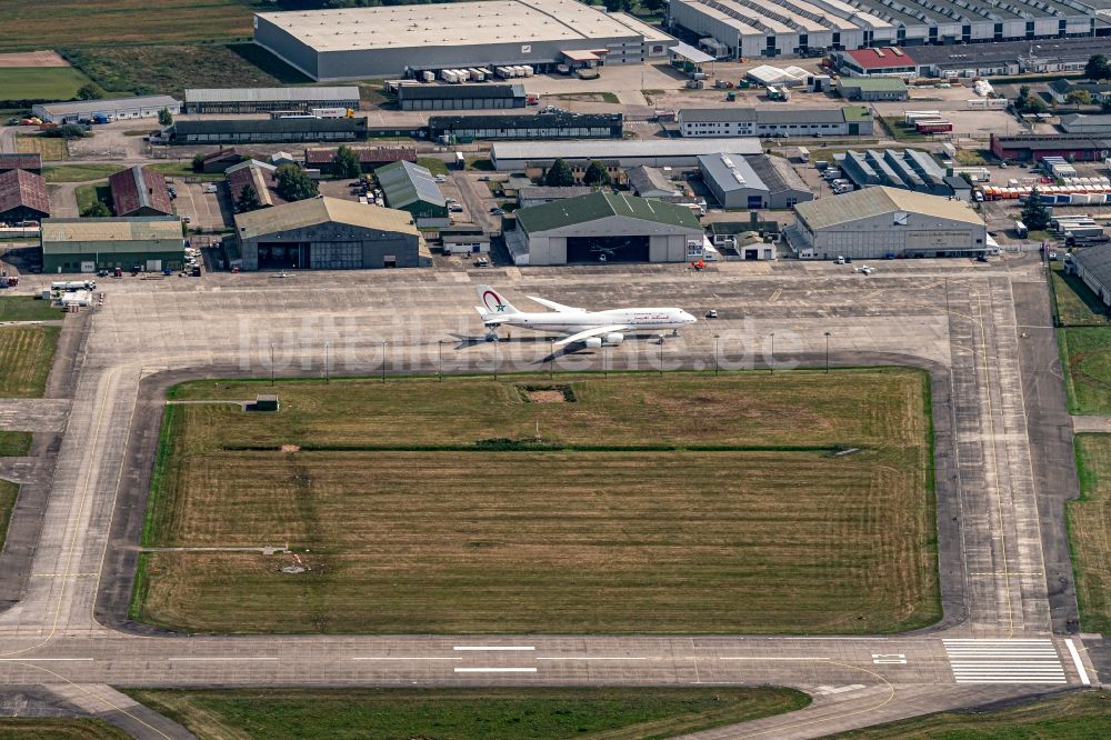 Luftbild Lahr/Schwarzwald - Gelände des Flughafen Lahr (EDTL) Vorfeld in Lahr/Schwarzwald im Bundesland Baden-Württemberg, Deutschland