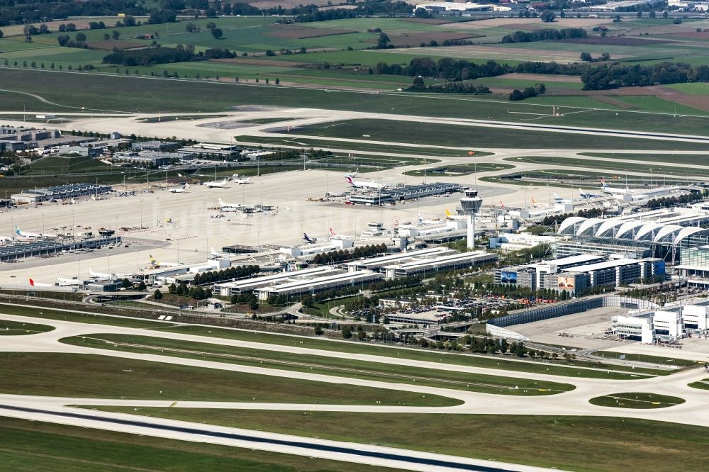 München aus der Vogelperspektive: Gelände des Flughafen in München im Bundesland Bayern, Deutschland