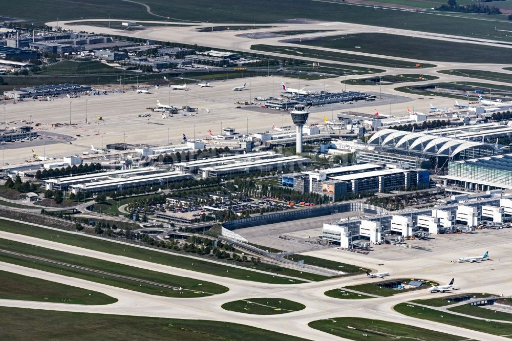 Luftbild München - Gelände des Flughafen in München im Bundesland Bayern, Deutschland