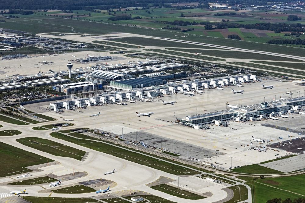 München aus der Vogelperspektive: Gelände des Flughafen in München im Bundesland Bayern, Deutschland