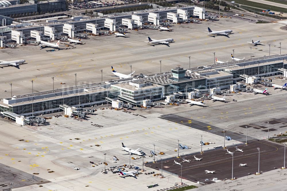 Luftbild München - Gelände des Flughafen in München im Bundesland Bayern, Deutschland