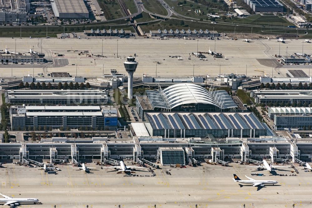 München aus der Vogelperspektive: Gelände des Flughafen in München im Bundesland Bayern, Deutschland