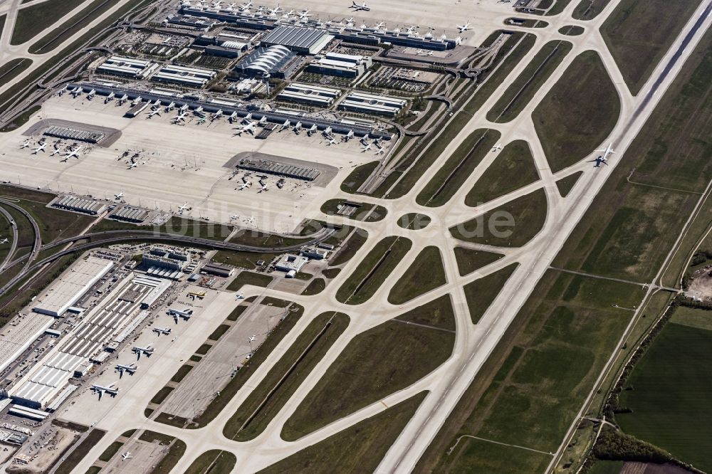 Luftaufnahme München-Flughafen - Gelände des Flughafen München in München im Bundesland Bayern, Deutschland