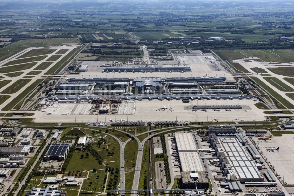 Luftaufnahme München-Flughafen - Gelände des Flughafen München in München im Bundesland Bayern, Deutschland