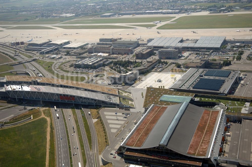 Stuttgart von oben - Gelände des Flughafen im Ortsteil Bernhausen in Stuttgart im Bundesland Baden-Württemberg, Deutschland