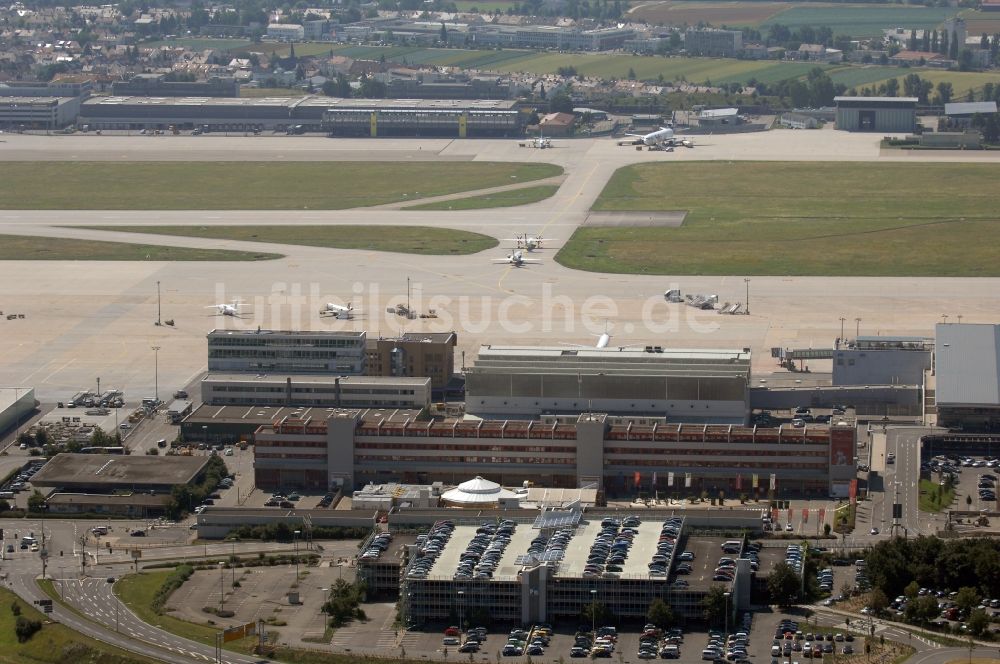 Luftaufnahme Stuttgart - Gelände des Flughafen im Ortsteil Bernhausen in Stuttgart im Bundesland Baden-Württemberg, Deutschland