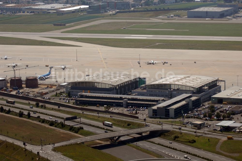 Stuttgart von oben - Gelände des Flughafen im Ortsteil Bernhausen in Stuttgart im Bundesland Baden-Württemberg, Deutschland