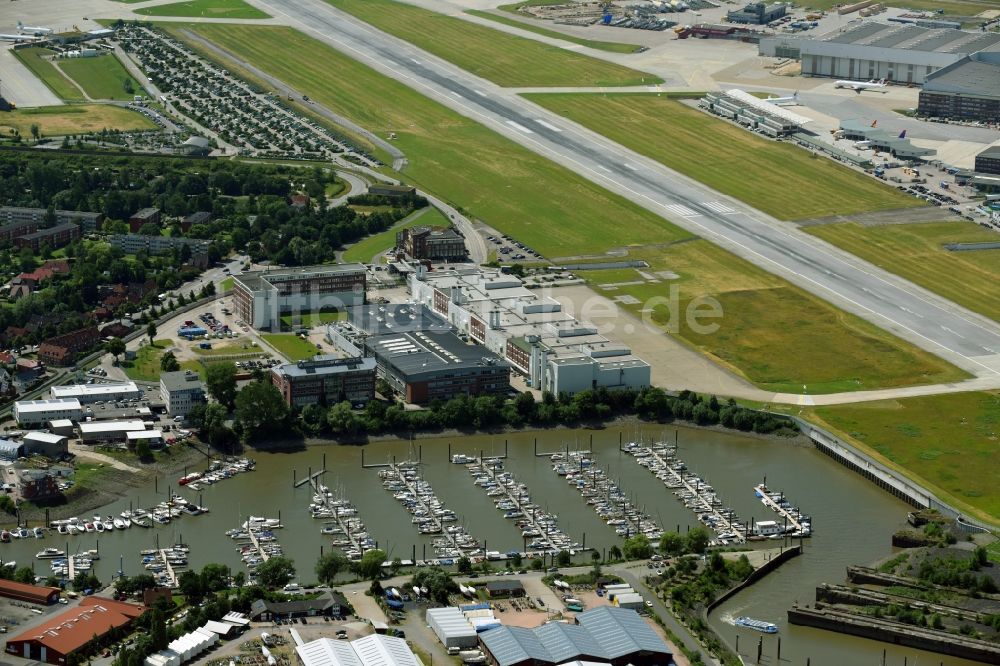 Luftaufnahme Hamburg - Gelände des Flughafen im Ortsteil Finkenwerder in Hamburg, Deutschland