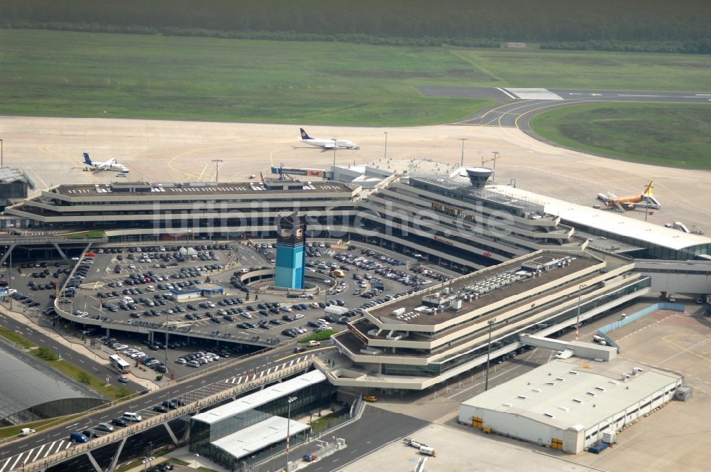 Köln aus der Vogelperspektive: Gelände des Flughafen im Ortsteil Grengel in Köln im Bundesland Nordrhein-Westfalen, Deutschland