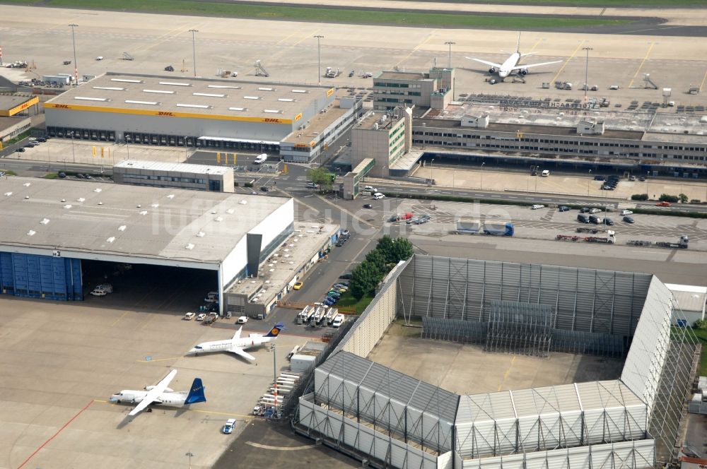 Luftbild Köln - Gelände des Flughafen im Ortsteil Grengel in Köln im Bundesland Nordrhein-Westfalen, Deutschland