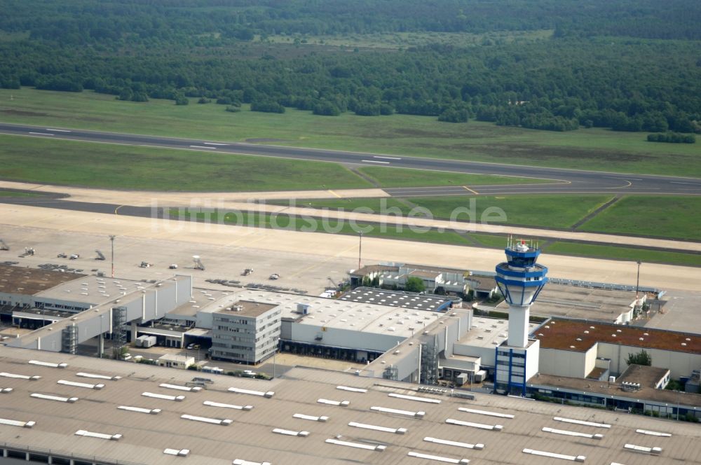 Köln aus der Vogelperspektive: Gelände des Flughafen im Ortsteil Grengel in Köln im Bundesland Nordrhein-Westfalen, Deutschland