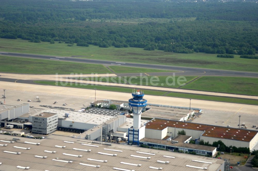 Luftbild Köln - Gelände des Flughafen im Ortsteil Grengel in Köln im Bundesland Nordrhein-Westfalen, Deutschland