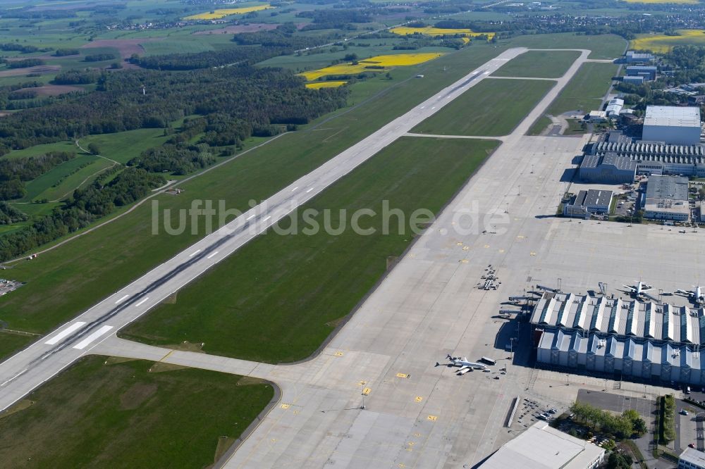 Dresden aus der Vogelperspektive: Gelände des Flughafen im Ortsteil Klotzsche in Dresden im Bundesland Sachsen, Deutschland