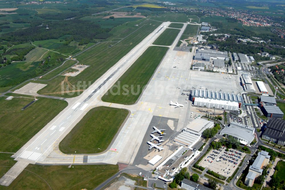 Dresden von oben - Gelände des Flughafen im Ortsteil Klotzsche in Dresden im Bundesland Sachsen, Deutschland