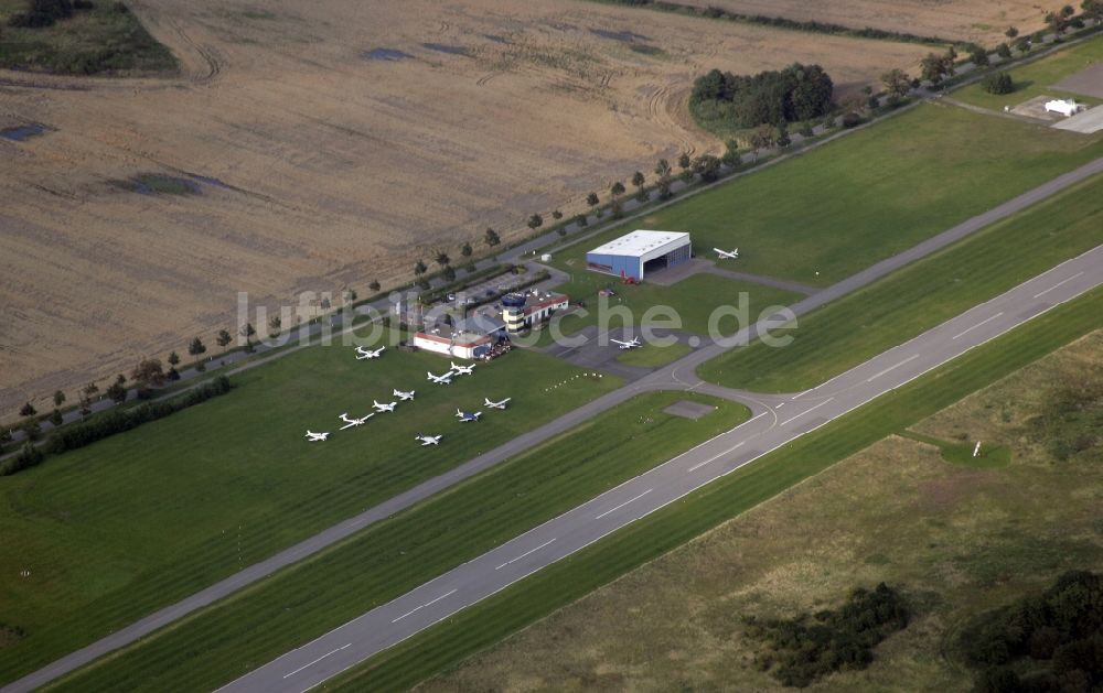 Luftaufnahme Samtens - Gelände des Flughafen Samtens-Güttin - Ostseeflughafen Güttin in Samtens im Bundesland Mecklenburg-Vorpommern