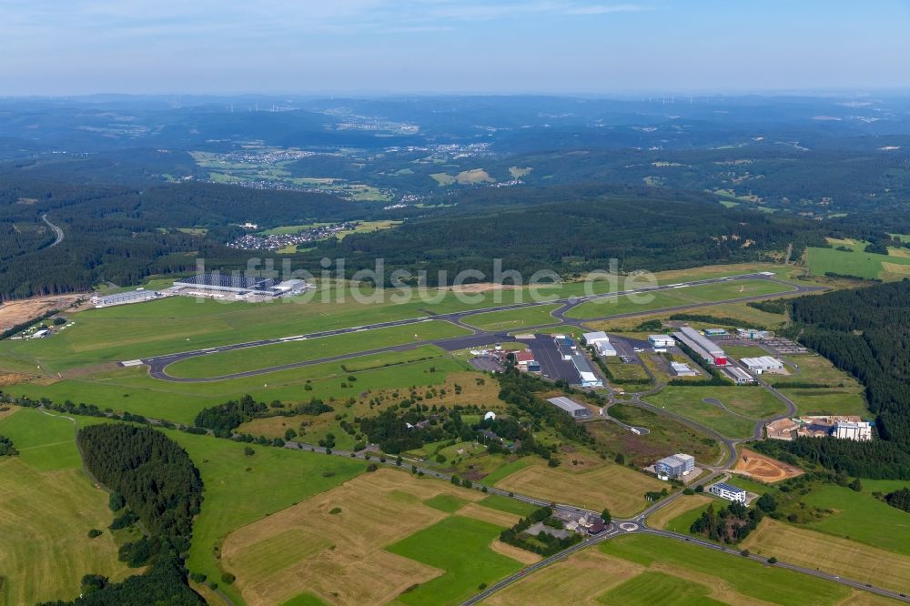 Liebenscheid aus der Vogelperspektive: Gelände des Flughafen Siegerland in Liebenscheid im Bundesland Rheinland-Pfalz