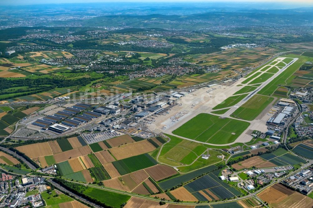 Luftaufnahme Stuttgart - Gelände des Flughafen in Stuttgart im Bundesland Baden-Württemberg, Deutschland