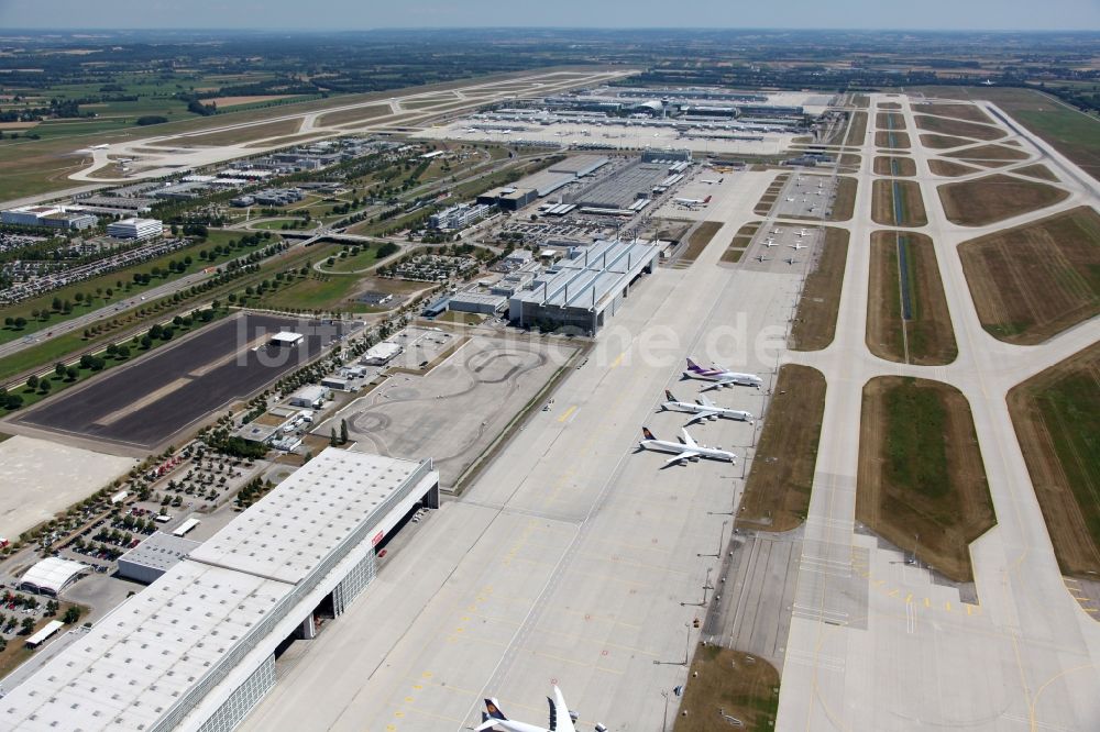 Luftaufnahme München-Flughafen - Gelände des Flughafens Franz Josef Strauß in München im Bundesland Bayern