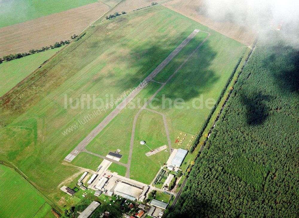 Kyritz / Brandenburg aus der Vogelperspektive: Gelände des Flugplatzes Kyritz / Brandenburg.