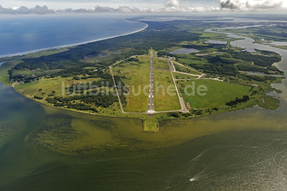 Peenemünde von oben - Gelände des Flugplatzes Peenemünde an der Ostsee- Küste der Insel Usedom im Bundesland Mecklenburg-Vorpommern