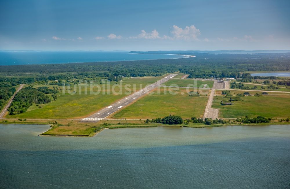 Peenemünde von oben - Gelände des Flugplatzes Peenemünde an der Ostsee- Küste der Insel Usedom im Bundesland Mecklenburg-Vorpommern