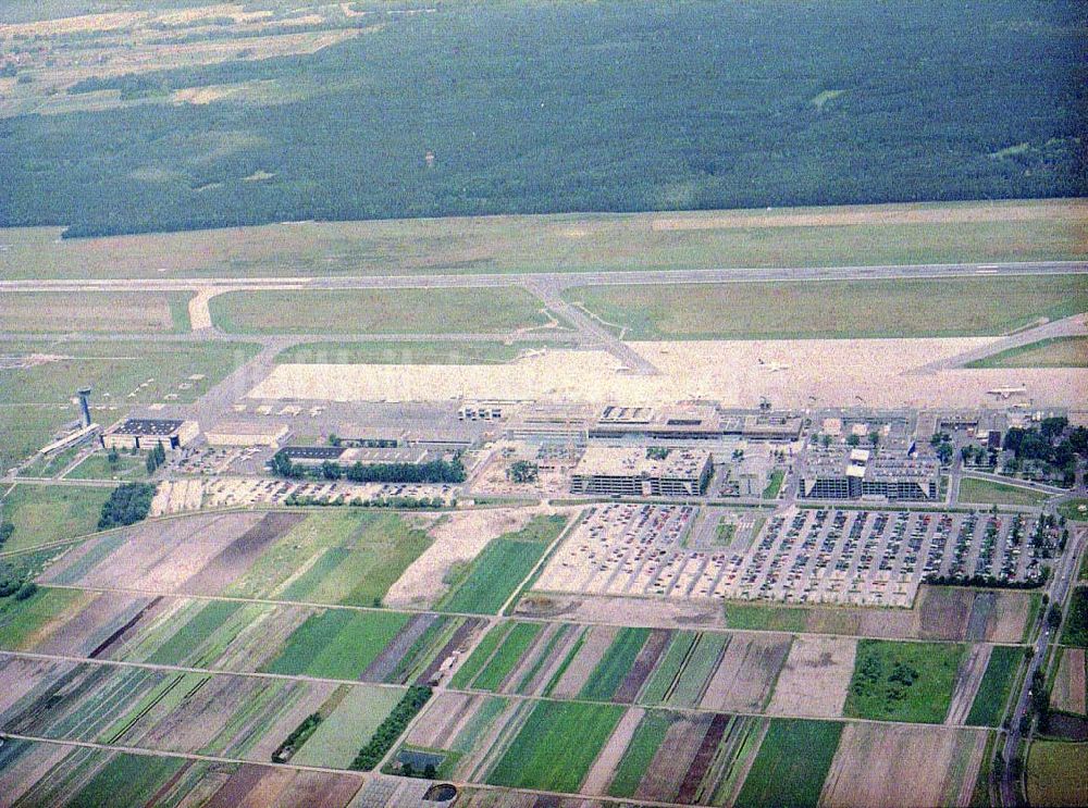 Nürnberg von oben - Gelände des Flugthafens Nürnberg.