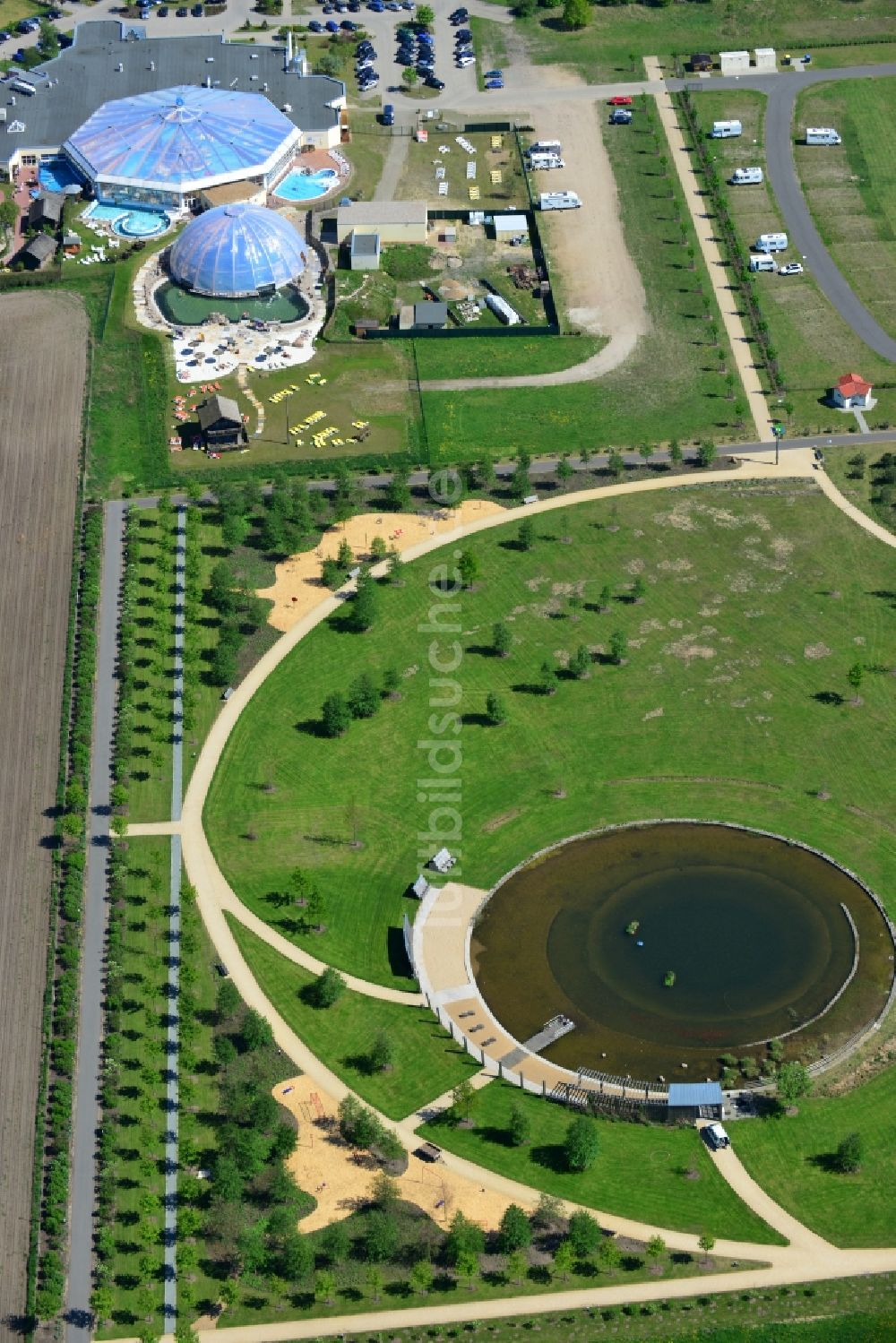 Bad Wilsnack aus der Vogelperspektive: Gelände des Freizeit- und Erholungszentrum der Kristall - Therme in Bad Wilsnack im Bundesland Brandenburg