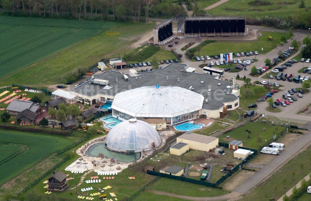 Bad Wilsnack von oben - Gelände des Freizeit- und Erholungszentrum der Kristall - Therme in Bad Wilsnack im Bundesland Brandenburg