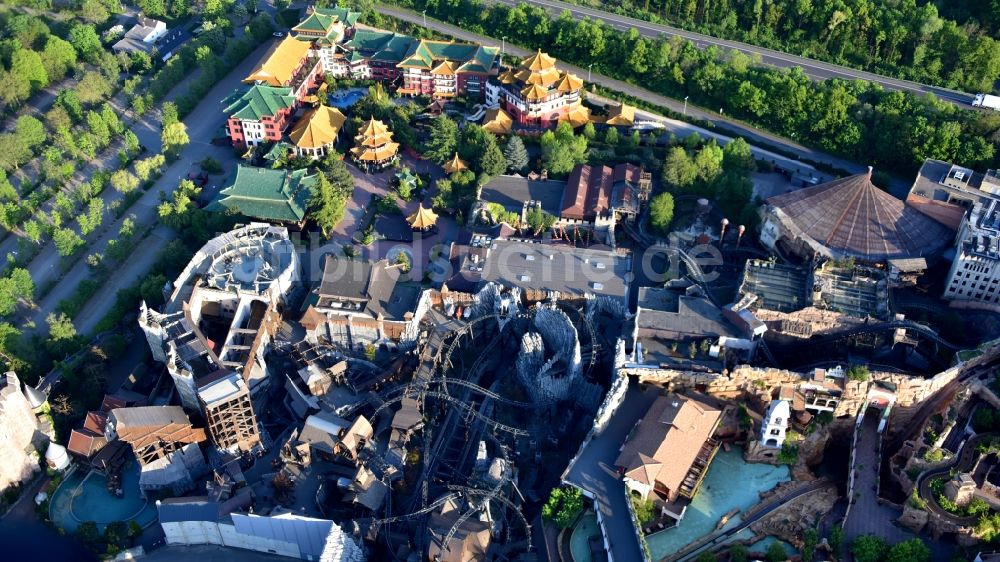 Brühl von oben - Gelände des Freizeitpark Phantasialand im Rheinland bei Brühl im Bundesland Nordrhein-Westfalen