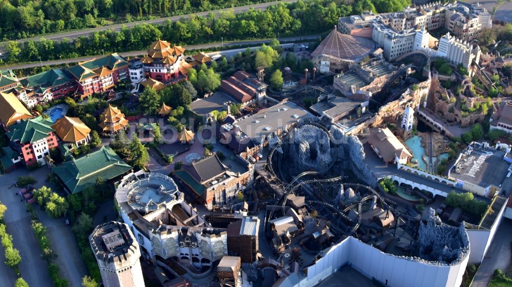 Luftaufnahme Brühl - Gelände des Freizeitpark Phantasialand im Rheinland bei Brühl im Bundesland Nordrhein-Westfalen