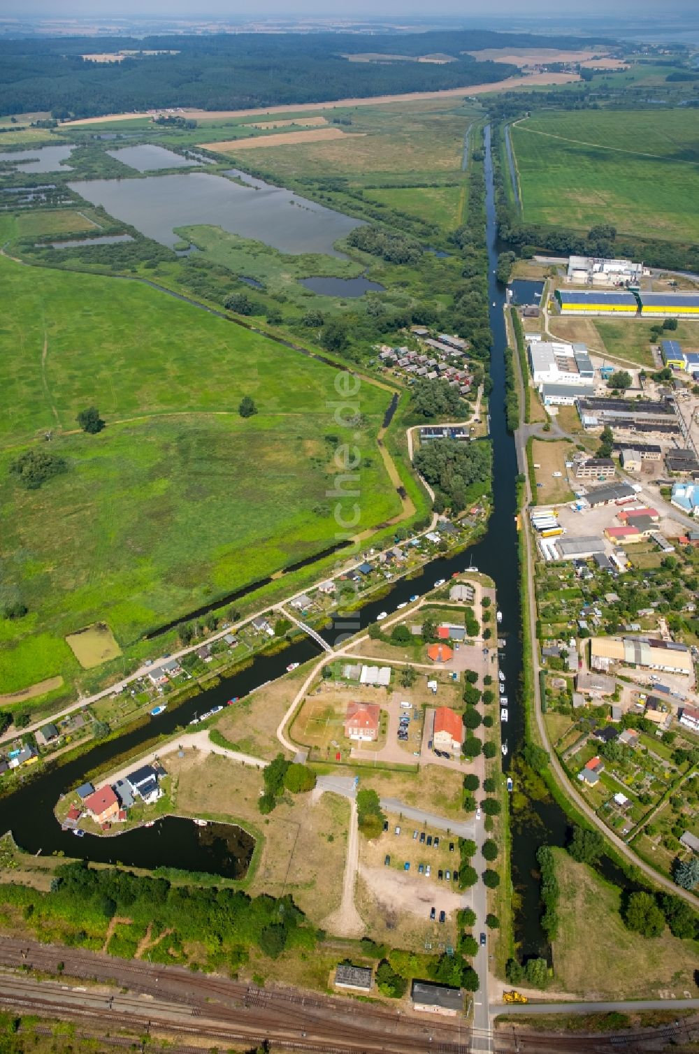 Luftaufnahme Malchin - Gelände des Freizeitzentrums Wasserfreizeit Bremer in Malchin im Bundesland Mecklenburg-Vorpommern