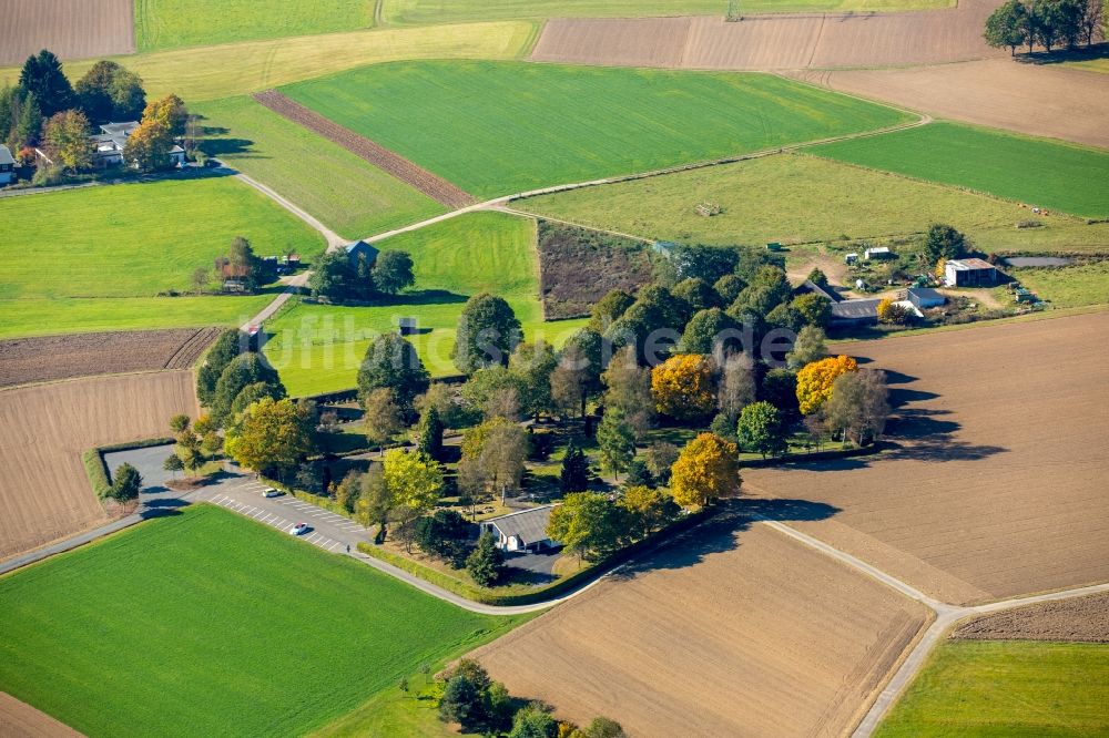 Kreuztal von oben - Gelände des Friedhofes Littfeld in Kreuztal im Bundesland Nordrhein-Westfalen