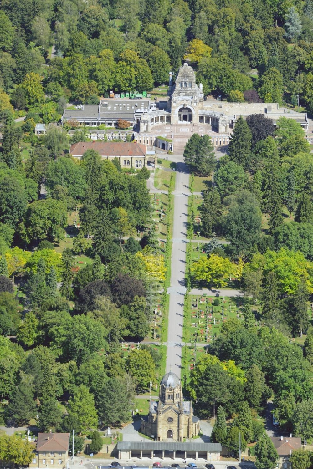 Stuttgart aus der Vogelperspektive: Gelände des Friedhofes Pragfriedhof im Norden der Innenstadt von Stuttgart im Bundesland Baden-Württemberg