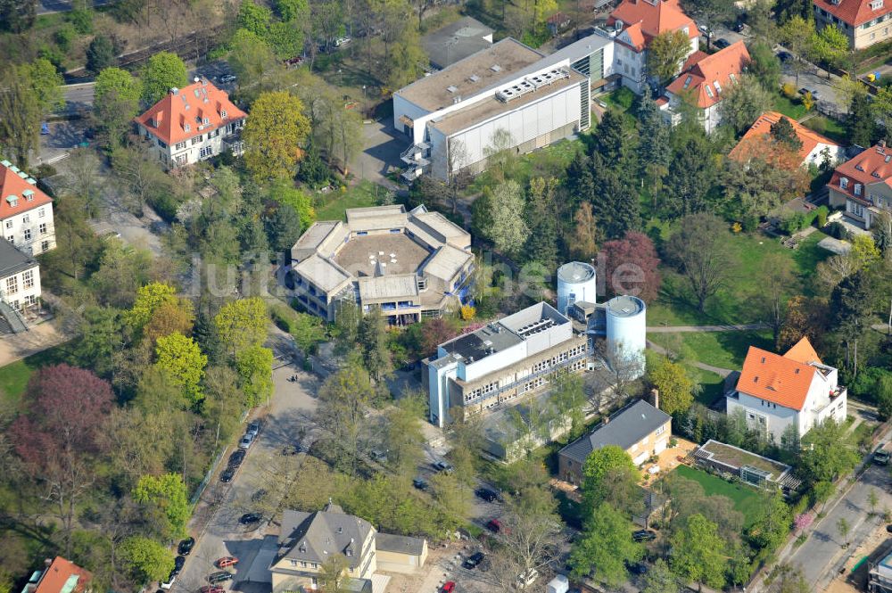 Berlin-Dahlem aus der Vogelperspektive: Gelände des Fritz-Haber-Institut der Max-Planck-Gesellschaft in Berlin - Dahlem