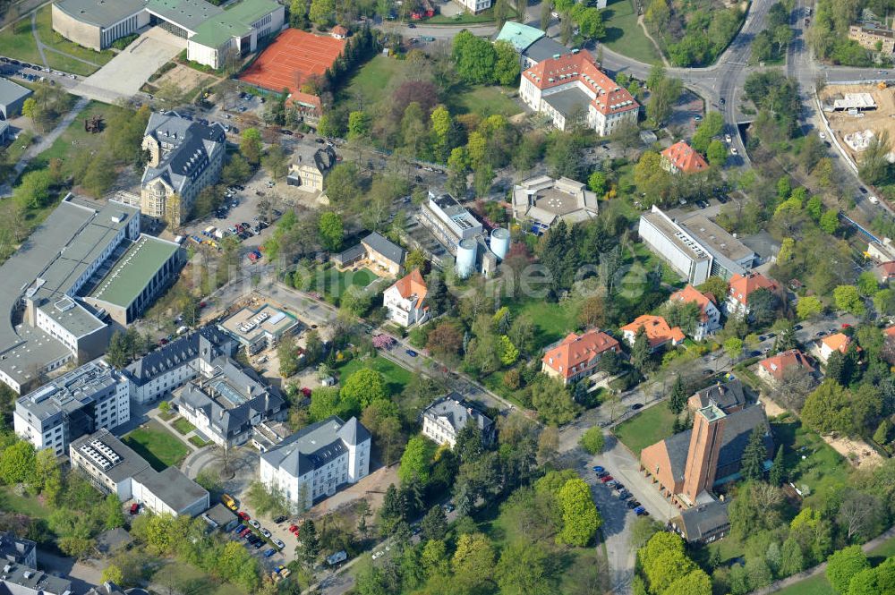 Luftbild Berlin-Dahlem - Gelände des Fritz-Haber-Institut der Max-Planck-Gesellschaft in Berlin - Dahlem