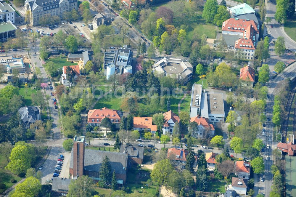 Berlin-Dahlem aus der Vogelperspektive: Gelände des Fritz-Haber-Institut der Max-Planck-Gesellschaft in Berlin - Dahlem