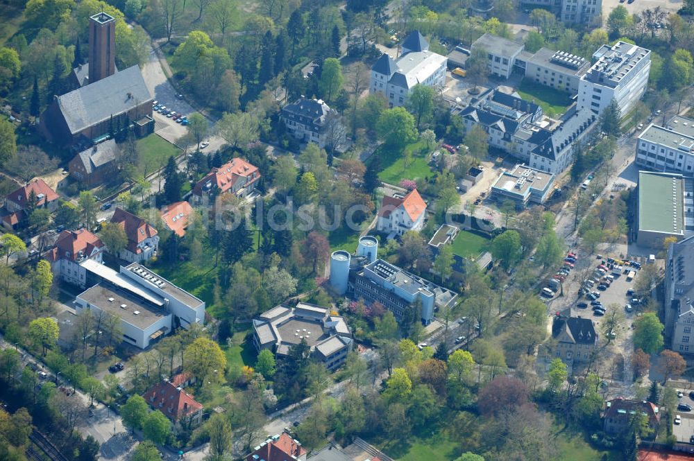 Luftbild Berlin-Dahlem - Gelände des Fritz-Haber-Institut der Max-Planck-Gesellschaft in Berlin - Dahlem