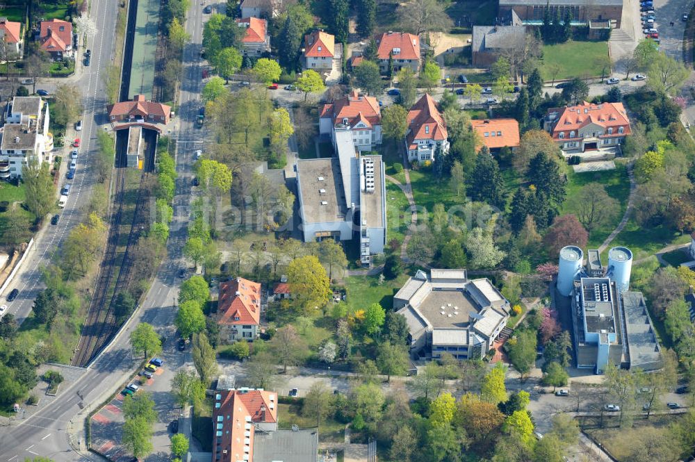 Luftaufnahme Berlin-Dahlem - Gelände des Fritz-Haber-Institut der Max-Planck-Gesellschaft in Berlin - Dahlem