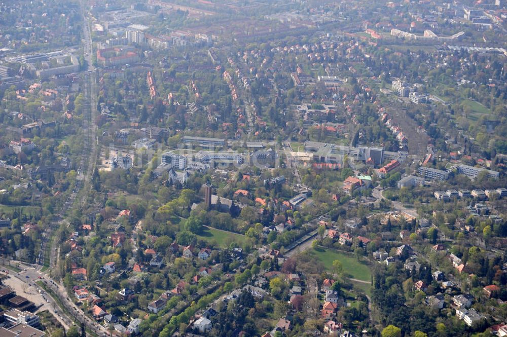 Berlin-Dahlem aus der Vogelperspektive: Gelände des Fritz-Haber-Institut der Max-Planck-Gesellschaft in Berlin - Dahlem