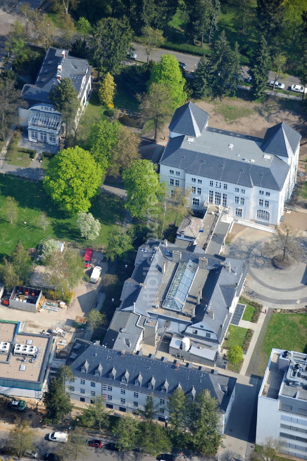 Luftbild Berlin-Dahlem - Gelände des Fritz-Haber-Institut der Max-Planck-Gesellschaft in Berlin - Dahlem