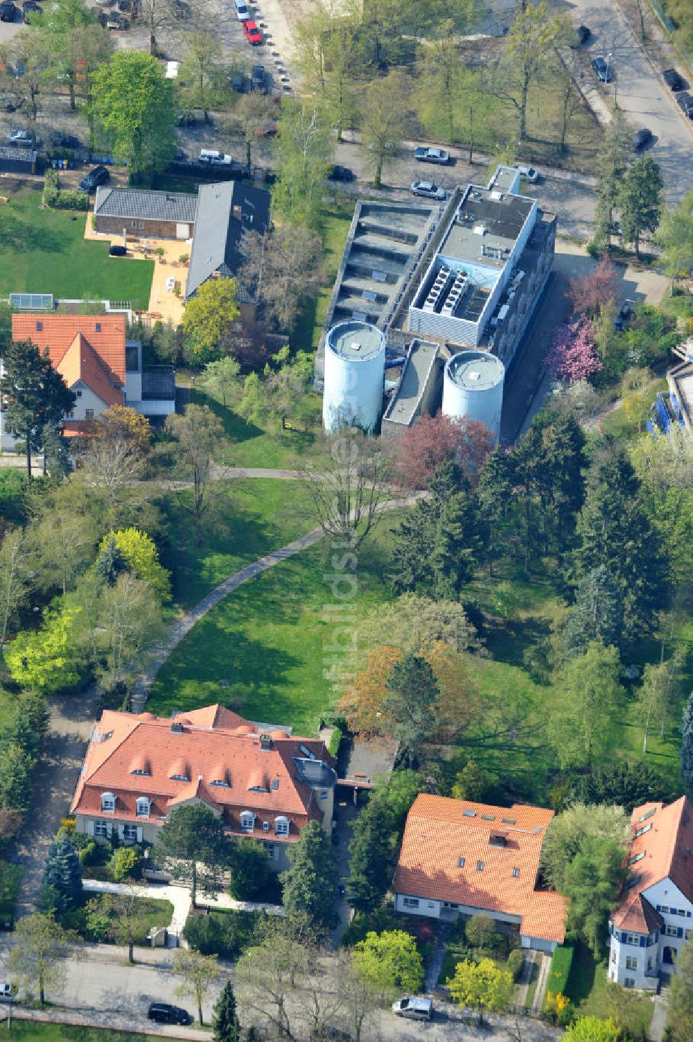 Luftbild Berlin-Dahlem - Gelände des Fritz-Haber-Institut der Max-Planck-Gesellschaft in Berlin - Dahlem