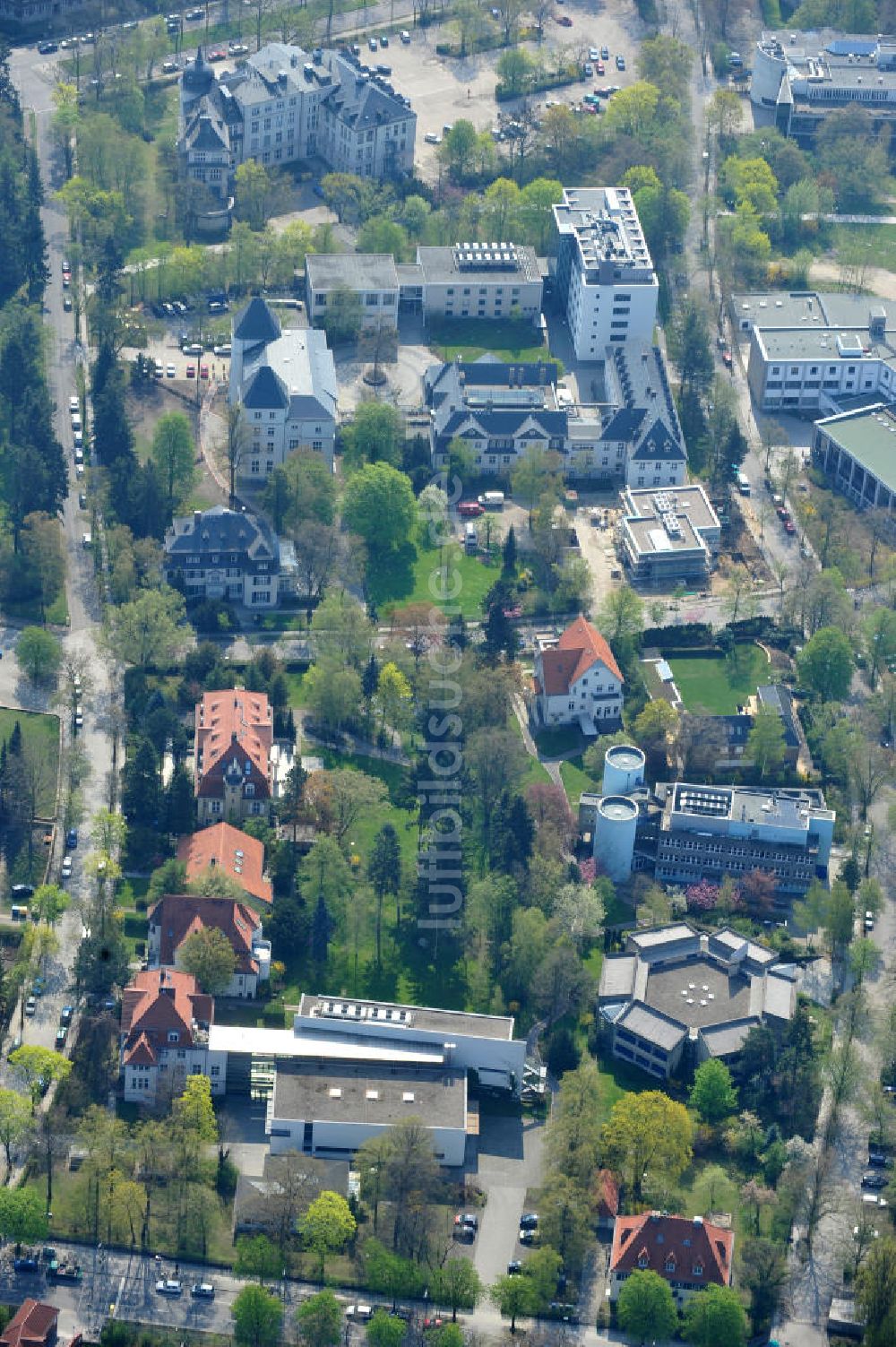 Luftbild Berlin-Dahlem - Gelände des Fritz-Haber-Institut der Max-Planck-Gesellschaft in Berlin - Dahlem