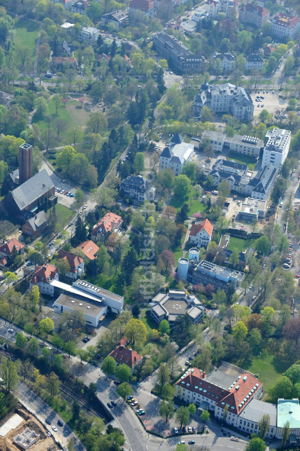 Luftaufnahme Berlin-Dahlem - Gelände des Fritz-Haber-Institut der Max-Planck-Gesellschaft in Berlin - Dahlem