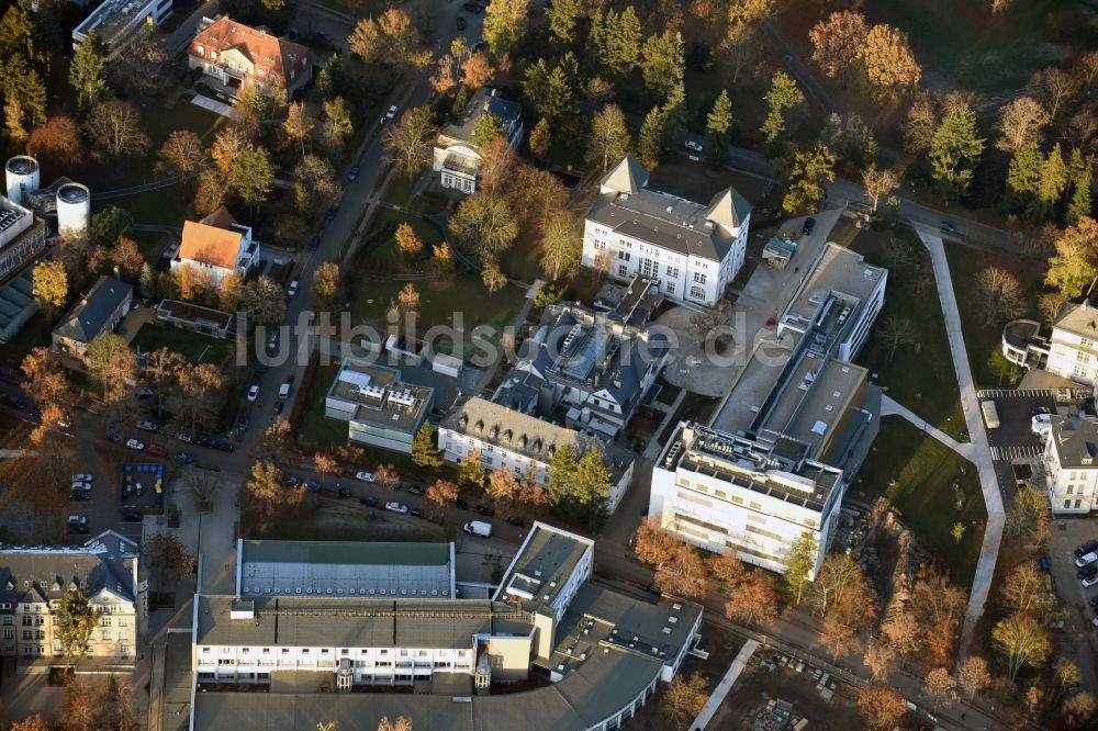 Berlin von oben - Gelände vom Fritz-Haber-Institut der Max-Planck-Gesellschaft in Berlin - Dahlem am Faradayweg in Berlin