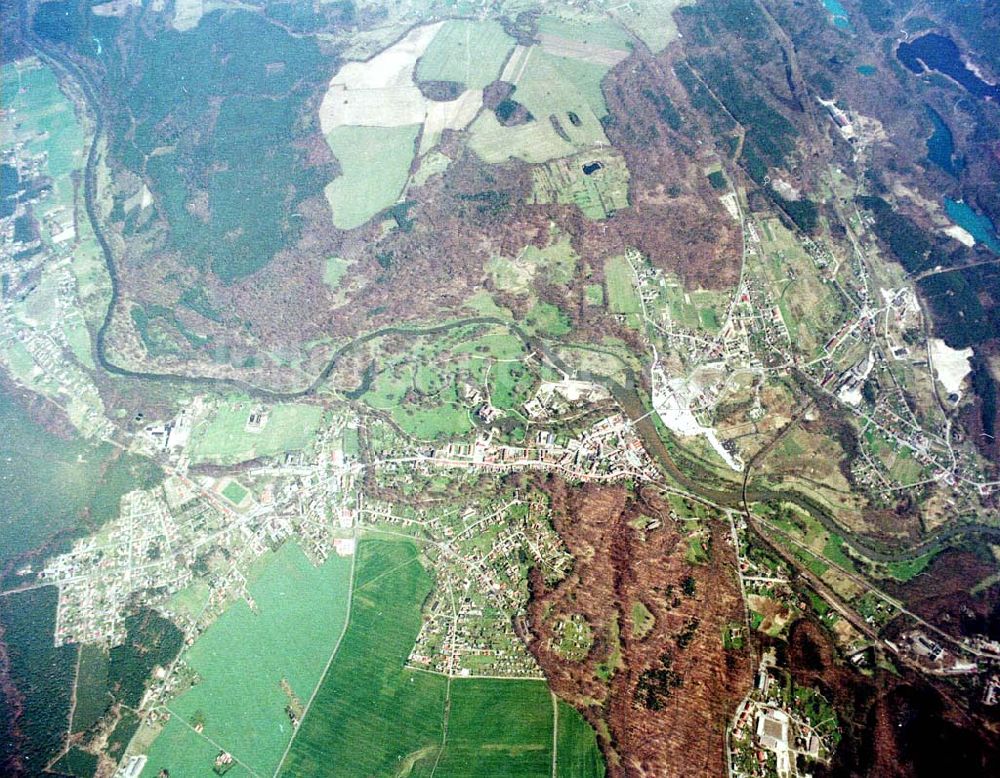 Bad Muskau von oben - Gelände des Fürst - Pückler - Parkes in Bad Muskau an der Neiße zur polnischen Grenze.